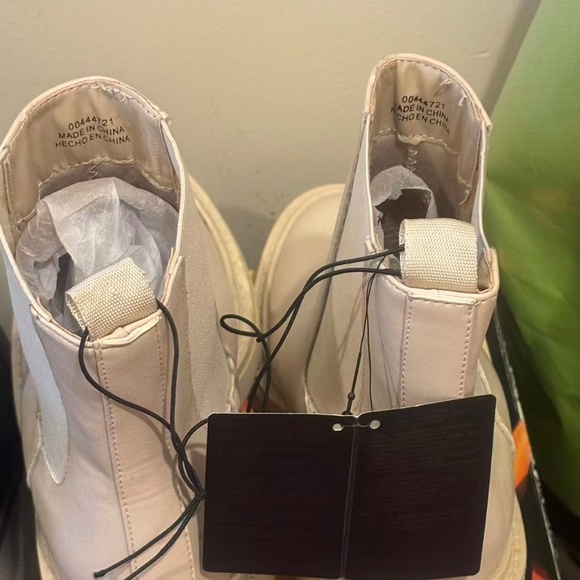 Boots - Picture 1 of 4